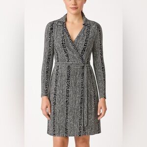 Diane Von Furstenberg Black and White Julian Silk Wrap Dress size 2